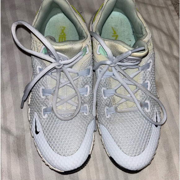 Women’s Nike Metcon 4 - Picture 3 of 4